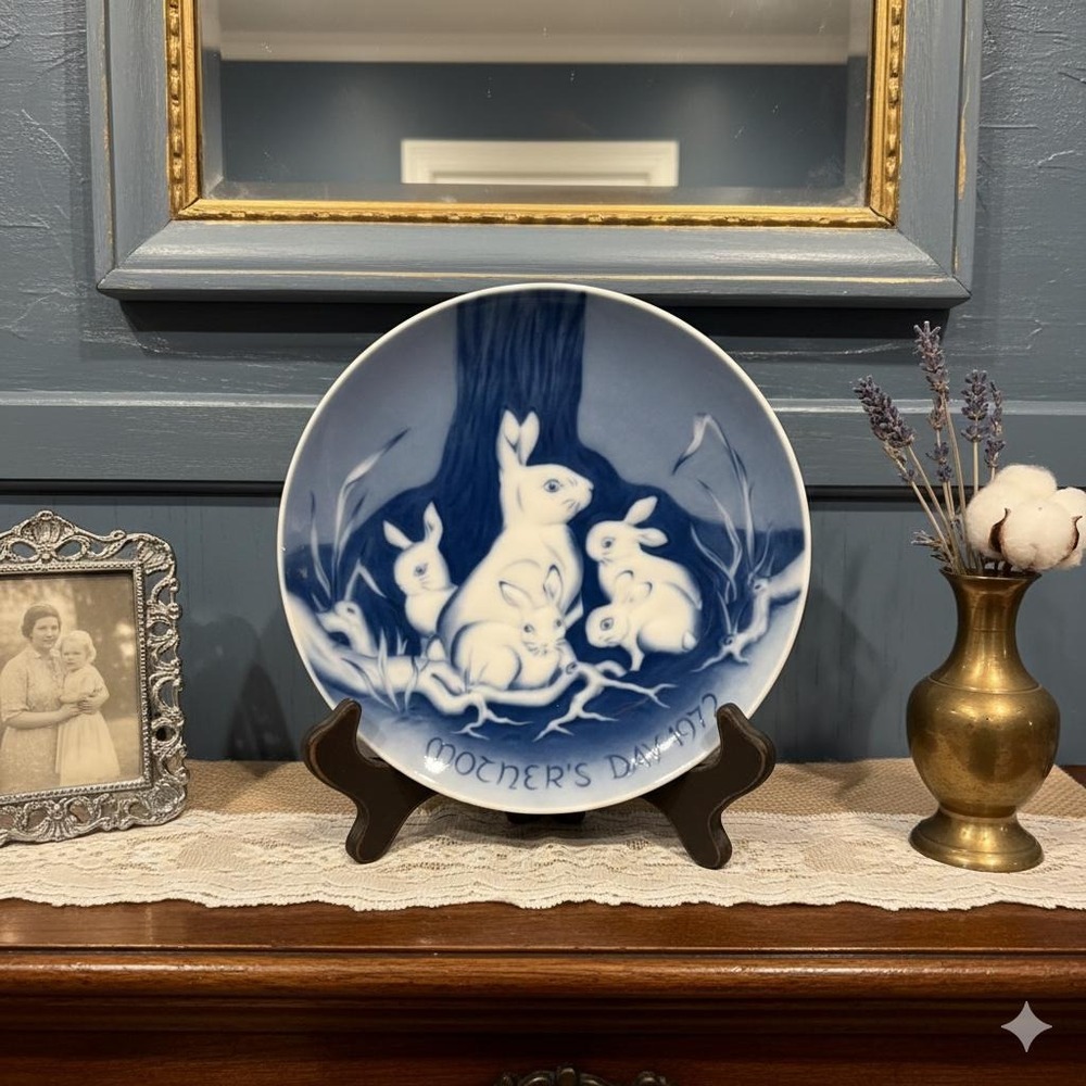 1972 Vintage 7" Mother's Day Plate by Royale Blue Winter China